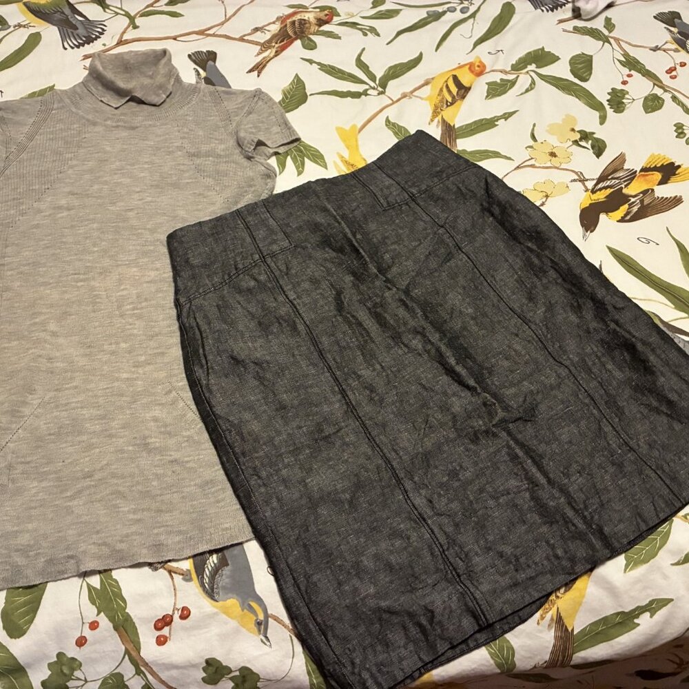 Pearl Gray summer knit top & dark gray Bebe skinny skirt - size 6 preloved